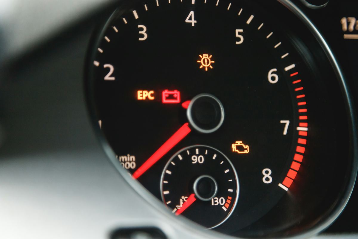 battery light on while driving - battery warning light
